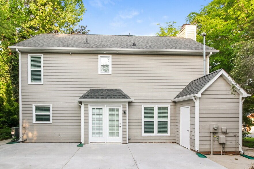 Building Photo - 11025 Ballards Pond Ln