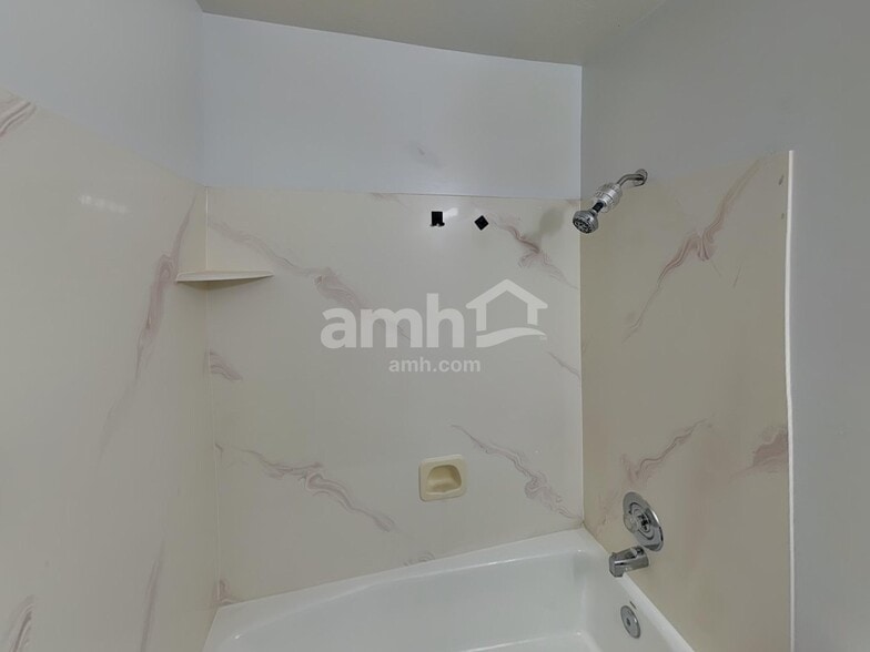 Building Photo - 1871 N 750 W