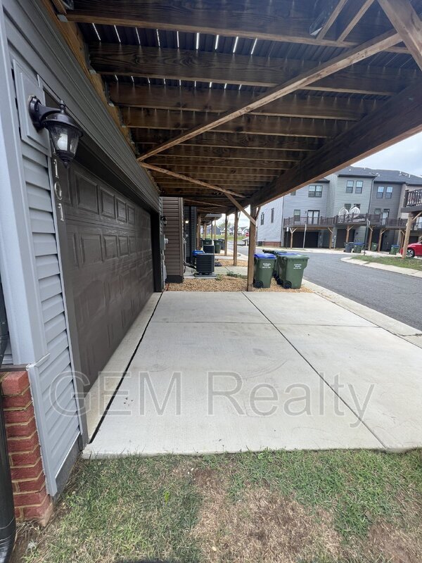 Building Photo - 1101 Rampart Dr
