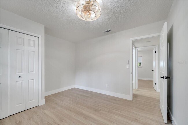 Building Photo - 7043 Carlene Dr