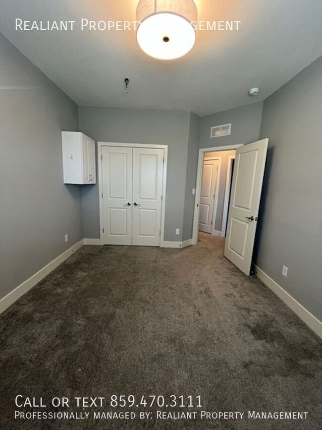 Building Photo - 3238 Peninsula Wy