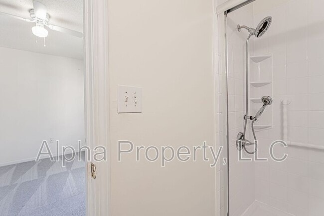 Building Photo - 7 Hammett Grove Ln
