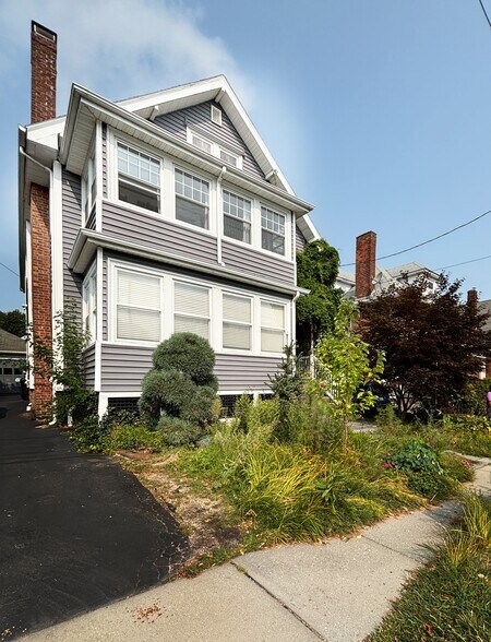 Front - 33 Carver Rd