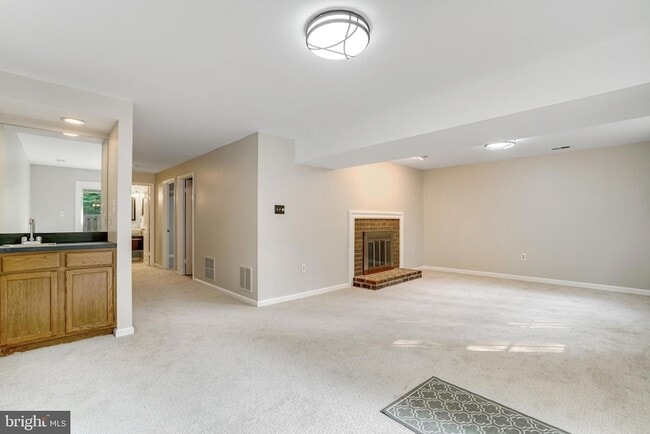 Building Photo - 2131 Kings Mill Ct