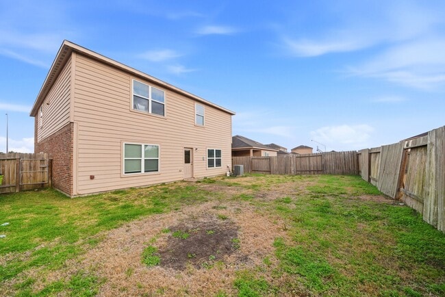 Building Photo - 2006 Quiet Palm Ln