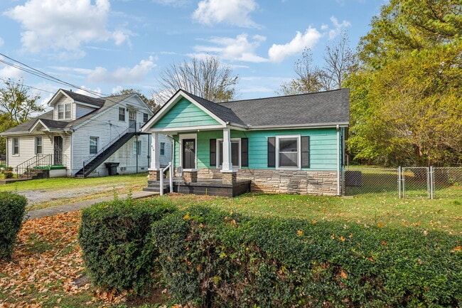 Building Photo - 616 Carver Ave