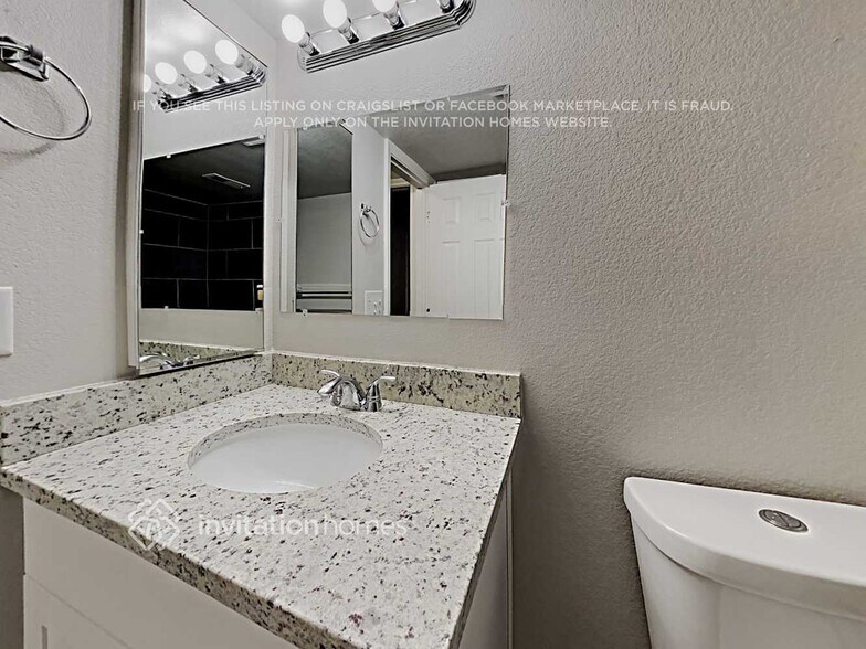 Building Photo - 8327 Firethorn Dr