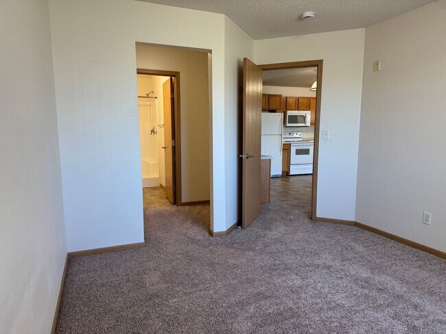 Building Photo - 4431 Calico Dr S