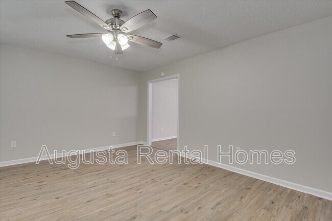 Building Photo - 2314 Rutherford Ave