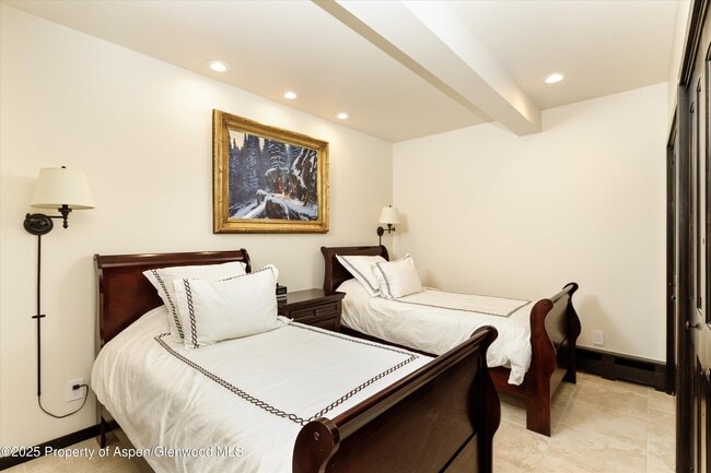 Building Photo - 39 Roaring Fork Dr