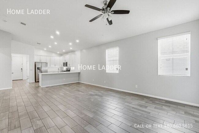 Building Photo - 3234 E Dogwood Pl