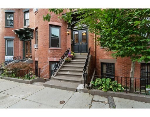 Building Photo - 99 E Brookline St