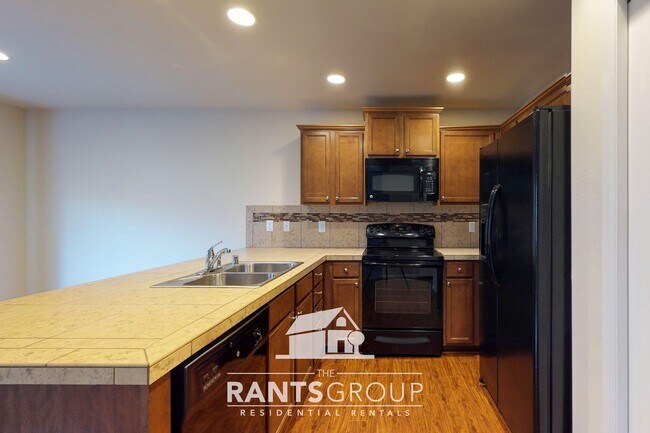 Building Photo - Beat the Heat in this Fantastic Home in Tu...