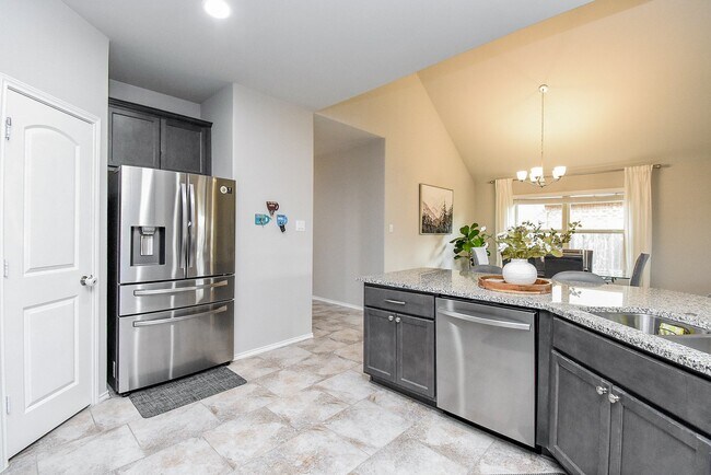 Building Photo - 23819 Naples Shore Dr