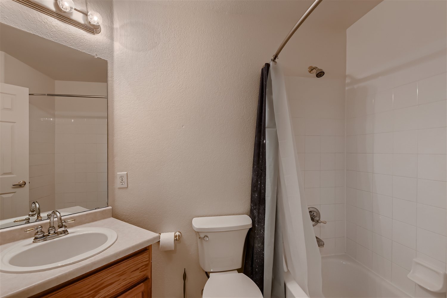 Building Photo - 2625 Fernwood Pl