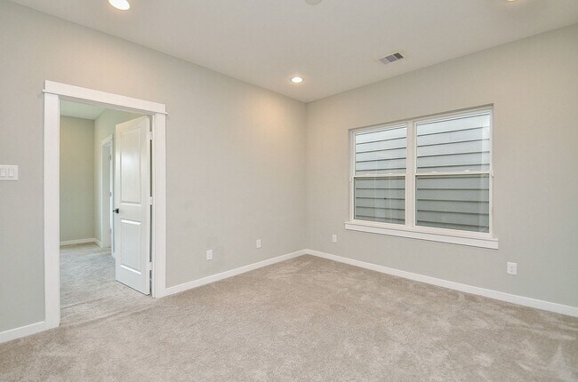 Building Photo - 6708 Parker Grv Ln