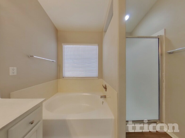 Building Photo - 9215 W Sandra Terrace