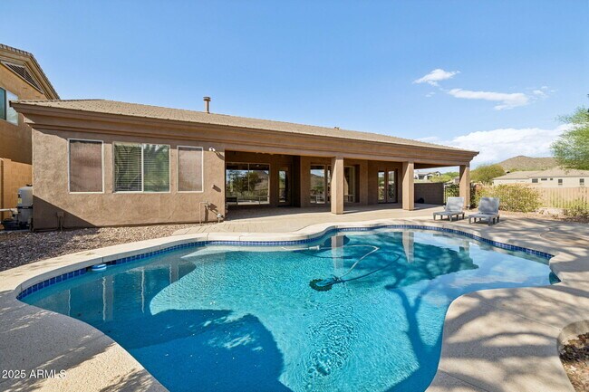 Building Photo - 13945 E Gail Rd