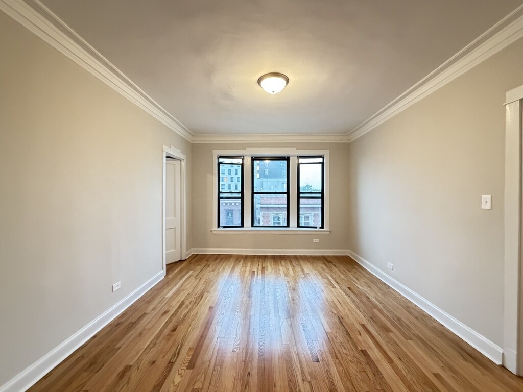 Building Photo - 2640 N Milwaukee Ave