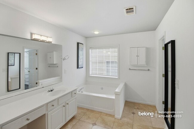 Building Photo - 726 Wamock Dr