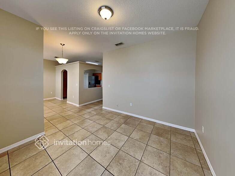 Building Photo - 555 Bluff Pass Dr