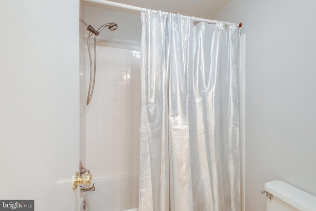 Building Photo - 2133 Whisper Way