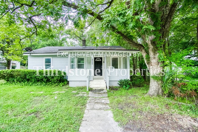 Primary Photo - 3032 W 5th St