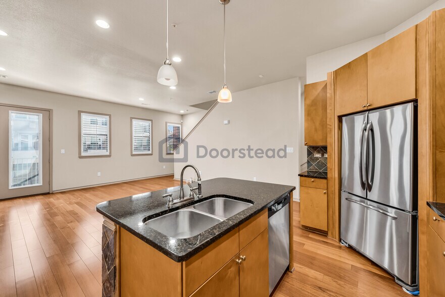 Building Photo - 1207 Beaconsfield Ln
