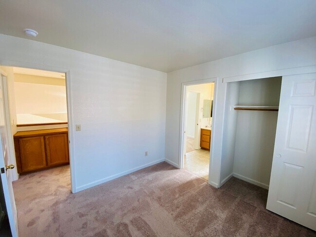 Building Photo - Laguna Home on Quiet Cul-De-Sac