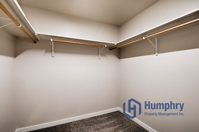 Building Photo - Beautiful home in South East Boise