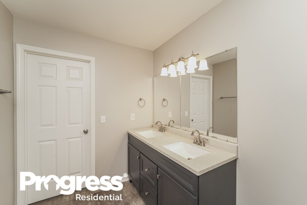 Building Photo - 2454 Saguaro Ln