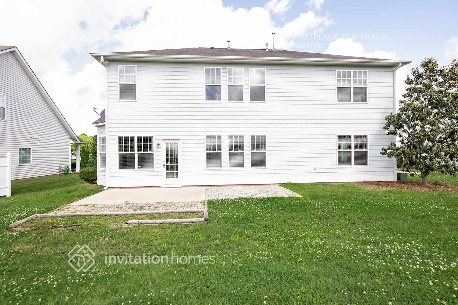 Building Photo - 9011 Magna Ln