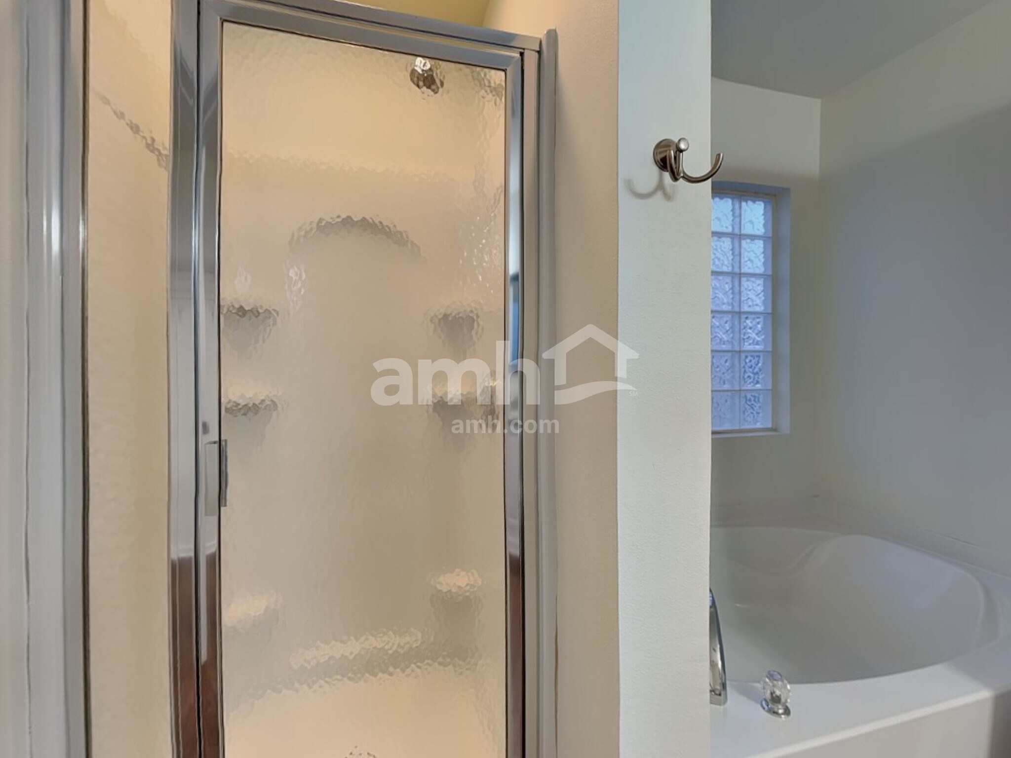 Building Photo - 8443 Redding Glen Ave