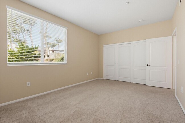 Building Photo - 823 Kalpati Cir