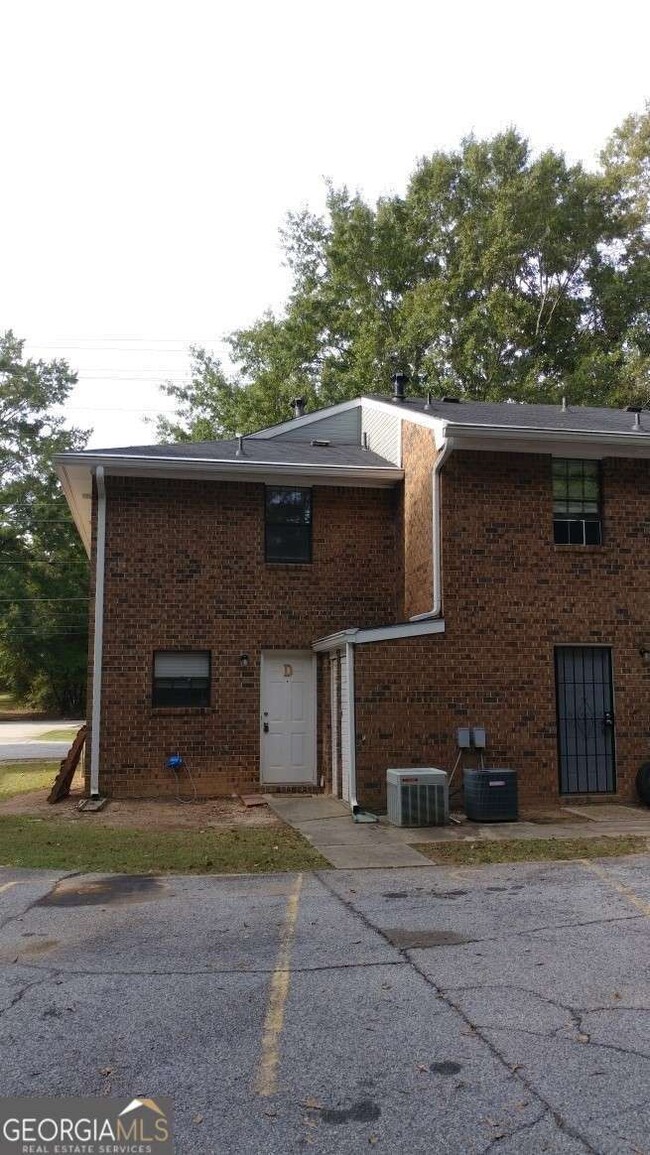 Building Photo - 470 S Jeff Davis Dr