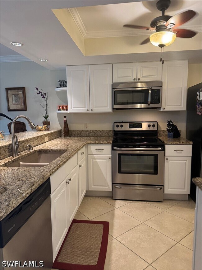 Building Photo - 440 Fox Haven Dr