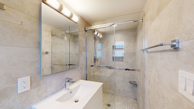 Building Photo - 1420 Oleri Terrace