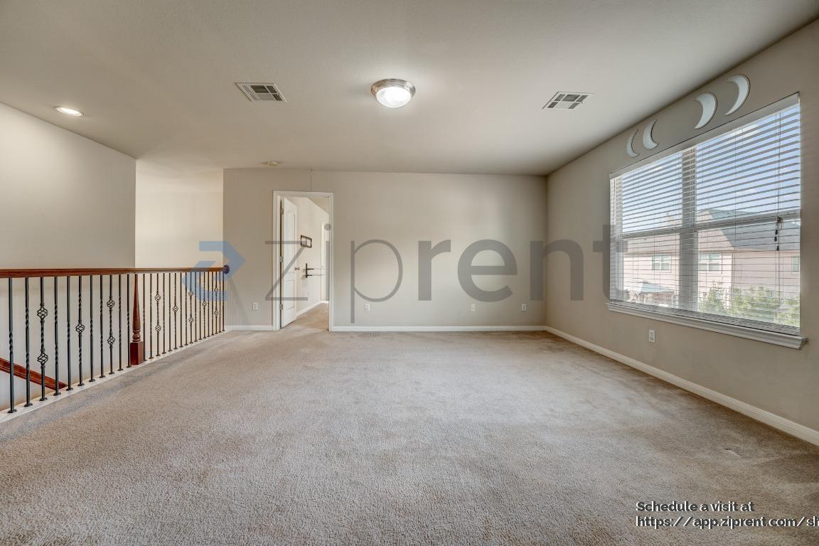 Building Photo - 706 Green Vista Ct