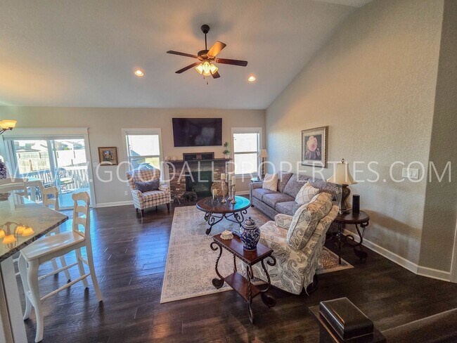 Building Photo - 3 Bed 3 Car Home in Adel with a 3-Car Garage