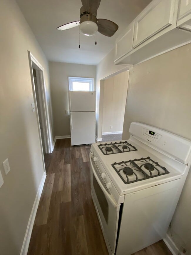 Building Photo - Cozy 1 Bedroom for Rent - Fenced in Yard a...