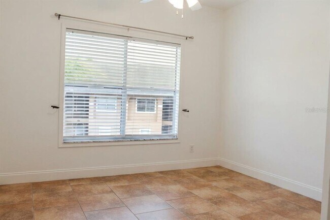 Building Photo - 8829 Coral Palms Ct