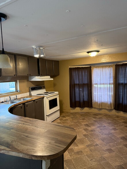 Building Photo - 1009 N Eve St