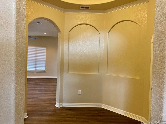 Building Photo - 8634 Shady Mountain