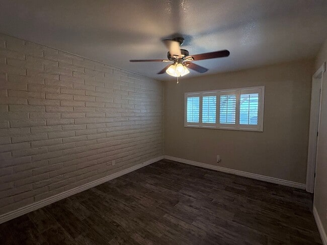 Building Photo - 3720 S Sarnoff Dr