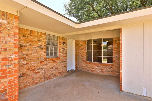 Building Photo - 3718 Brookhollow Dr