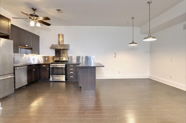 Building Photo - 115 Sherman Ave