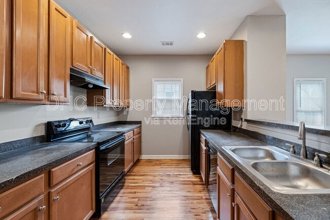 Building Photo - 1145 Lookout Ave NW