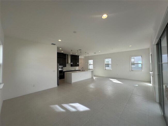 Building Photo - 10629 Woodrow Dr