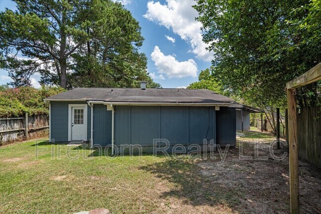 Building Photo - 2528 Luz Dr