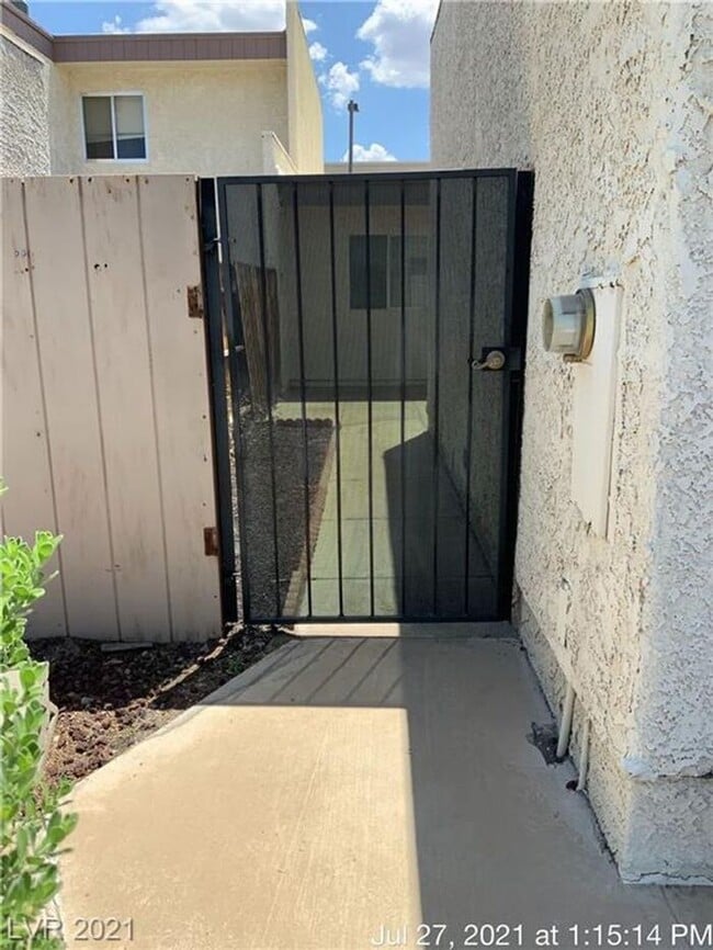 Building Photo - COMING SOON -- Ready no later than Mid-April